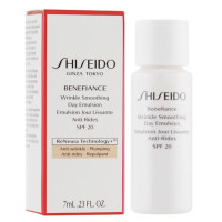 Захисна денна емульсія проти старіння шкіри Shiseido Benefiance Wrinkle Smoothing Day Emulsion SPF 20 - 7 ml